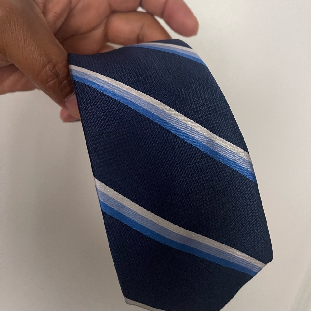 NWT Nautica Navy Blue Light Blue striped tie Sz Os